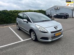 Grijs Gebruikt 2010 Peugeot 5008 MPV | € 2.349 (Eerlijke prijs)