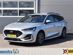 Grijs Gebruikt 2022 Ford Focus ST-Line Stationwagen | € 21.640 (Eerlijke prijs)