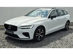 Wit Gebruikt 2021 Volvo V60 R-Design Stationwagen | € 39.900 (Eerlijke prijs)