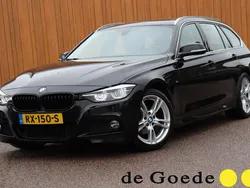 Zwart, metallic lak Gebruikt 2018 BMW 320 Executive Stationwagen | € 24.940 (Eerlijke prijs)