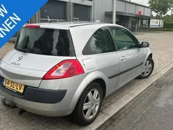 Grijs Gebruikt 2006 Renault Mégane II Dynamique Hatchback | € 1.399 (Eerlijke prijs)