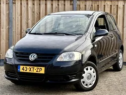 Zwart, metallic lak Gebruikt 2007 VW Fox Trendline Hatchback | € 1.750 (Eerlijke prijs)