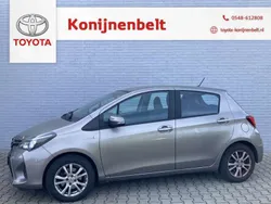 Bruin Gebruikt 2015 Toyota Yaris Hybrid Hatchback | € 13.495 (Duur)