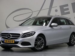 Grijs, metallic lak Gebruikt 2015 Mercedes C180 Avantgarde Stationwagen | € 15.750 (Iets duurder)