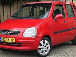 Rood Gebruikt 2003 Opel Agila Comfort Hatchback | € 999 (Eerlijke prijs)