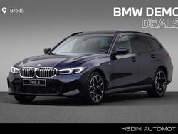 Blauw Gebruikt 2025 BMW 330e M Sport Stationwagen | € 54.880 (Goede deal)