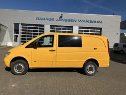 Geel Gebruikt 2009 Mercedes Vito MPV | € 8.000