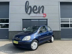 Blauw, metallic lak Gebruikt 2002 Toyota Yaris Hatchback | € 1.450 (Eerlijke prijs)