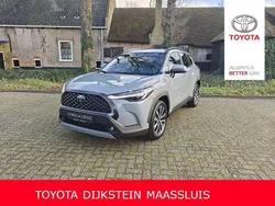 Grijs, metallic lak Nieuw 2024 Toyota Corolla Cross Team SUV | € 41.450 (Eerlijke prijs)