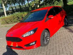 Rood Gebruikt 2018 Ford Focus ST-Line Stationwagen | € 10.500