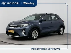Blauw, metallic lak Gebruikt 2022 Kia Stonic SUV | € 17.900 (Eerlijke prijs)