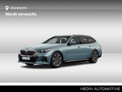 Groen Gebruikt 2025 BMW 530e M Sport Stationwagen | € 61.895