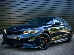 Zwart / black sapphire metallic (475) Gebruikt 2022 BMW 330e M Performance Sedan | € 38.950 (Goede deal)