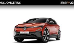 Rood Nieuw 2025 Renault Mégane Iconic SUV | € 40.656 (Eerlijke prijs)