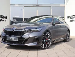 Grijs Nieuw 2025 BMW 550e M Sport Sedan | € 112.021 (Duur)