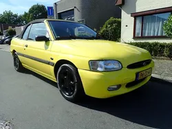 Geel Gebruikt 1996 Ford Escort Cabriolet | € 999