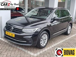Zwart Gebruikt 2024 VW Tiguan Life SUV | € 35.945