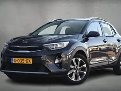Grijs Gebruikt 2020 Kia Stonic SUV | € 17.450 (Eerlijke prijs)