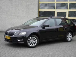 Zwart, metallic lak Gebruikt 2019 Skoda Octavia Business Line Stationwagen | € 12.950 (Goede deal)