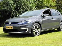 Grijs, metallic lak Gebruikt 2020 VW e-Golf Hatchback | € 10.750 (Eerlijke prijs)
