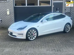 Wit, metallic lak Gebruikt 2019 Tesla Model 3 Performance Sedan | € 32.950