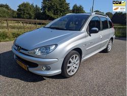 Grijs Gebruikt 2003 Peugeot 206 Quiksilver Stationwagen | € 1.745 (Eerlijke prijs)