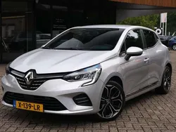Grijs Gebruikt 2022 Renault Clio V Techno Hatchback | € 15.950 (Goede deal)