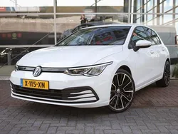 Wit Gebruikt 2023 VW Golf VIII Life Hatchback | € 22.350 (Goede deal)