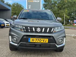 Grijs Gebruikt 2020 Suzuki Vitara Style SUV | € 17.950 (Eerlijke prijs)