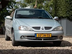 Grijs Gebruikt 2002 Renault Mégane Cabriolet Sportway Cabriolet | € 1.200 (Goede deal)