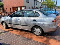Zilver Gebruikt 2004 Seat Cordoba Stella Sedan | € 800 (Goede deal)