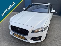 Wit Gebruikt 2017 Jaguar XF R-Sport Sedan | € 18.995 (Goede deal)
