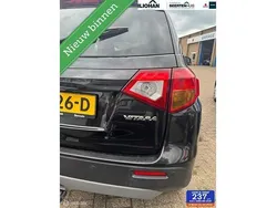 Zwart Gebruikt 2017 Suzuki Vitara Exclusive SUV | € 14.650 (Eerlijke prijs)
