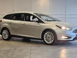 Grijs, metallic lak Gebruikt 2018 Ford Focus ST-Line Stationwagen | € 10.250 (Eerlijke prijs)
