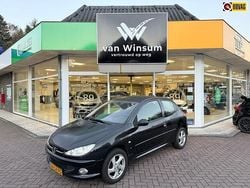 Zwart Gebruikt 2003 Peugeot 206 Hatchback | € 2.250 (Iets duurder)