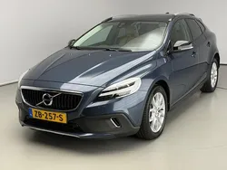 Blauw Gebruikt 2019 Volvo V40 CC Stationwagen | € 19.900 (Goede deal)