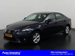 Blauw Gebruikt 2015 Lexus IS300h Sedan | € 16.634 (Eerlijke prijs)