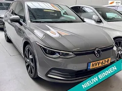 Grijs Gebruikt 2021 VW Golf VIII Hatchback | € 21.950 (Eerlijke prijs)