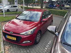 Rood Gebruikt 2017 Hyundai i20 Comfort Hatchback | € 7.950 (Goede deal)