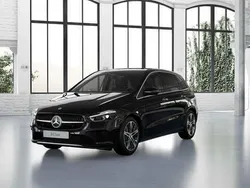 Zwart, metallic lak Nieuw 2024 Mercedes B180 Luxury MPV | € 49.900 (Eerlijke prijs)