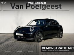 Midnight black ii Gebruikt 2025 Mini Cooper Favoured Hatchback | € 38.750