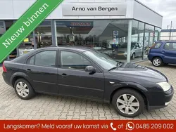 Zwart, metallic lak Gebruikt 2005 Ford Mondeo Futura Hatchback | € 1.950 (Eerlijke prijs)