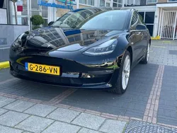 Zwart Gebruikt 2019 Tesla Model 3 Long Range Sedan | € 27.950 (Iets duurder)