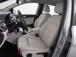 Grijs Gebruikt 2017 Mercedes B180 Ambition MPV | € 10.395 (Eerlijke prijs)