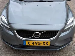 Grijs Gebruikt 2019 Volvo V40 Inscription Stationwagen | € 15.350 (Eerlijke prijs)