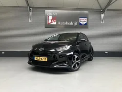 Zwart, metallic lak Gebruikt 2024 Toyota Yaris Style Hatchback | € 25.750 (Eerlijke prijs)