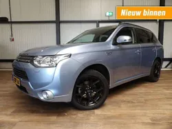 Blauw, metallic lak Gebruikt 2013 Mitsubishi Outlander P-HEV Instyle SUV | € 12.990 (Eerlijke prijs)