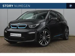 Zwart, metallic lak Gebruikt 2021 BMW i3 Comfort Edition Hatchback | € 19.950 (Eerlijke prijs)