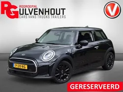 Zwart Gebruikt 2022 Mini Cooper Classic Hatchback | € 22.740 (Eerlijke prijs)