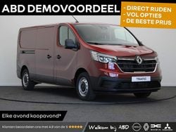Rood Gebruikt 2024 Renault Trafic Van | € 24.940 (Eerlijke prijs)